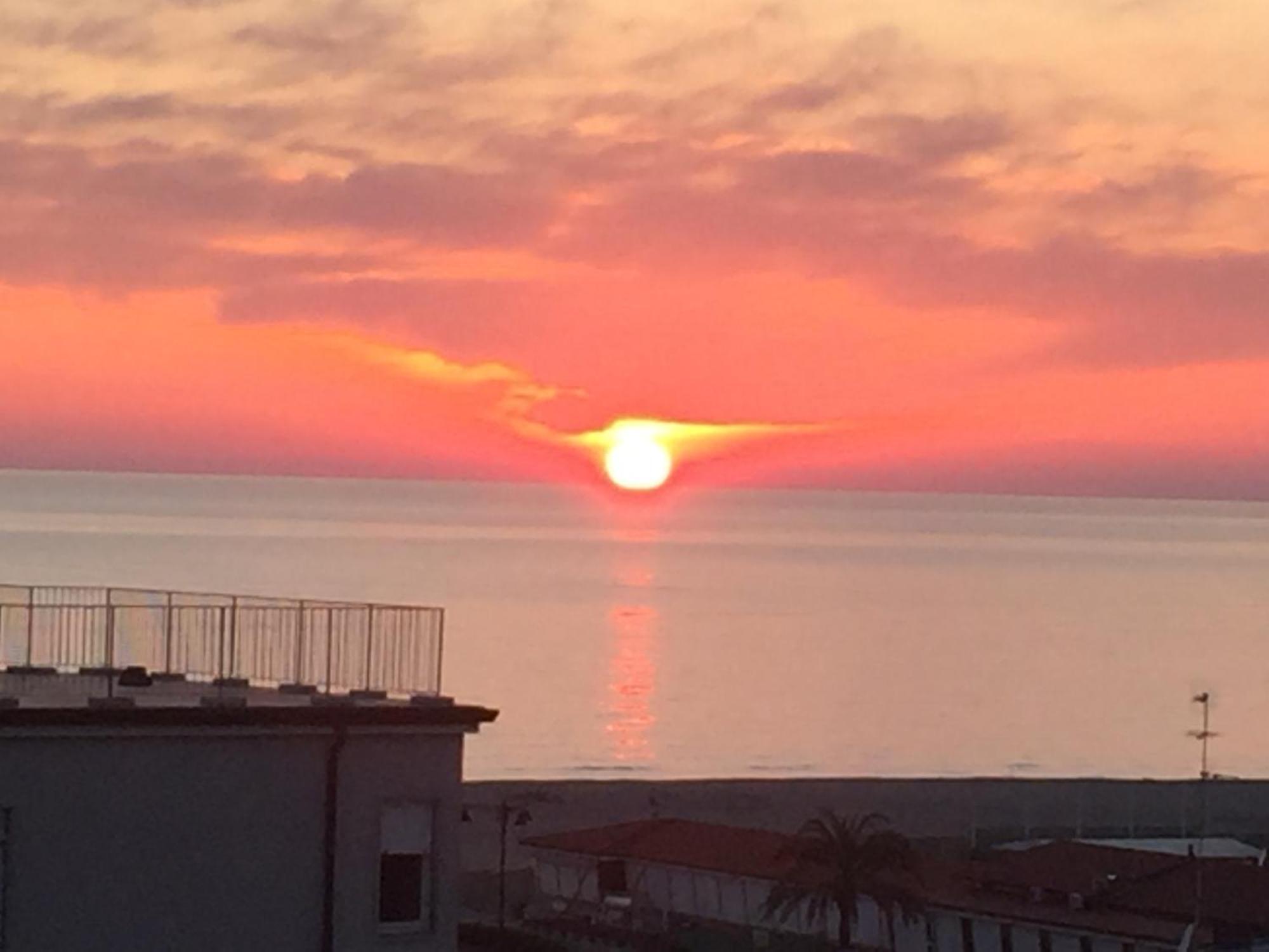 Attico Vista Mare-monti Apartment *