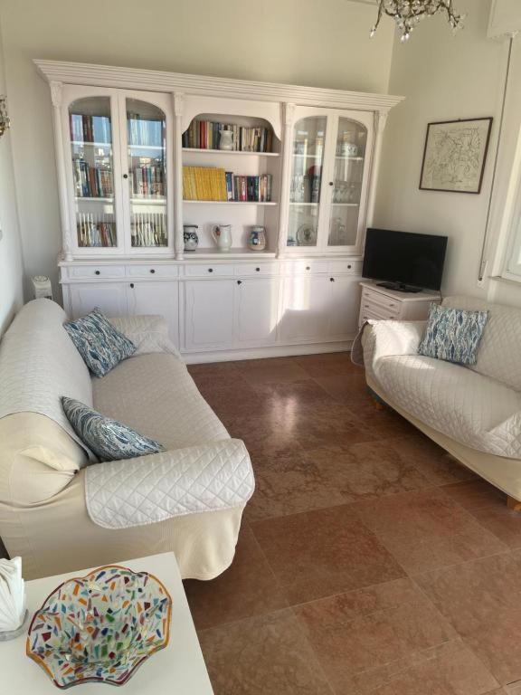 Attico Vista Mare-monti Apartment