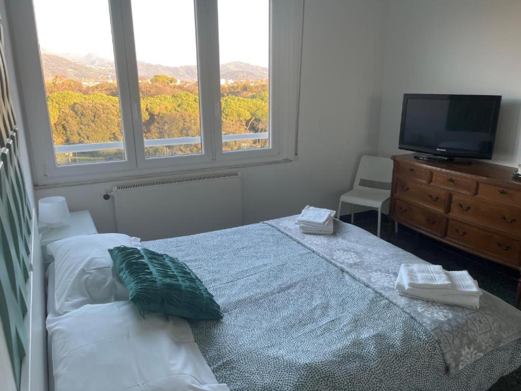 Attico Vista Mare-monti Apartment *